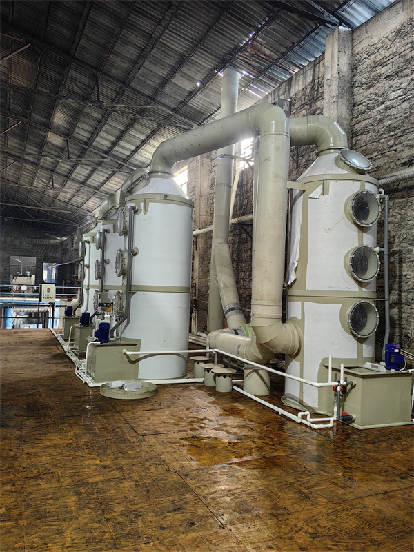 �����U����������